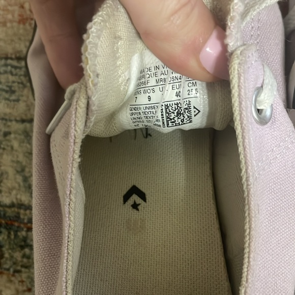 2 pairs Converse low cut pink and purple - Picture 3 of 4